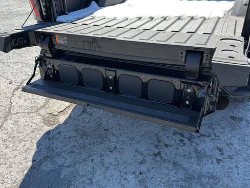 Used 2024 GMC Sierra 2500 AT4 w/ AT4 Premium Plus Package image 30