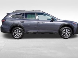 Used 2023 Subaru Outback Premium video 2