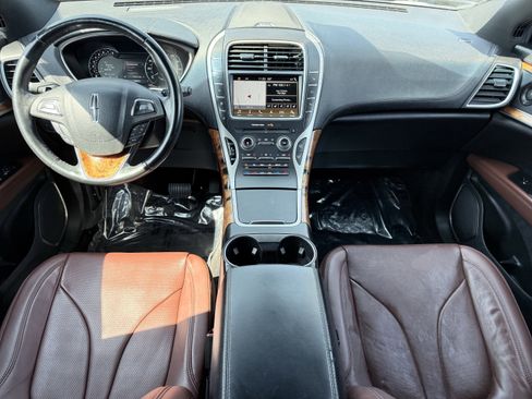 Used 2017 Lincoln MKX Reserve w/ Driver Assistance Package image 2