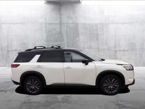Certified 2024 Nissan Pathfinder SL w/ SL Premium Package AWD/4WD image 5