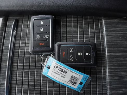 Used 2022 Jeep Wagoneer Series II RWD image 43