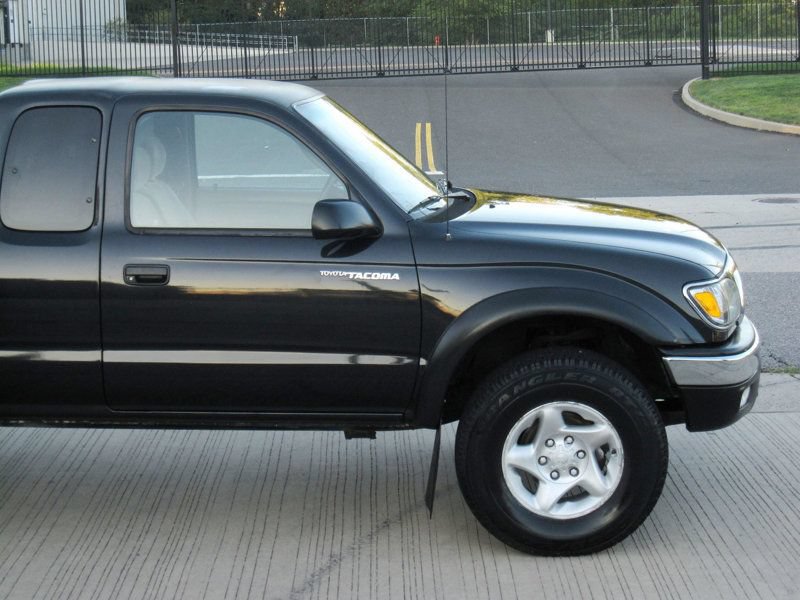 Used 2003 Toyota Tacoma 4x4 Xtracab V6 w/ SR5 Pkg image 10