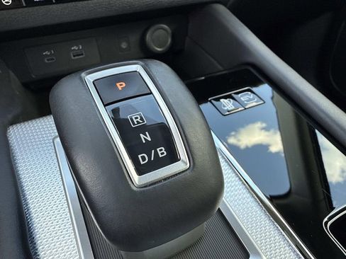 Used 2025 Mitsubishi Outlander SEL image 30