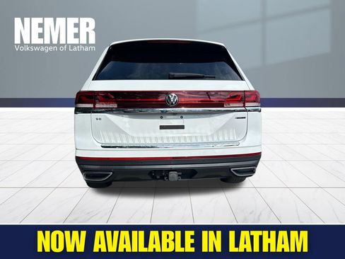 Used 2024 Volkswagen Atlas SE AWD/4WD image 3