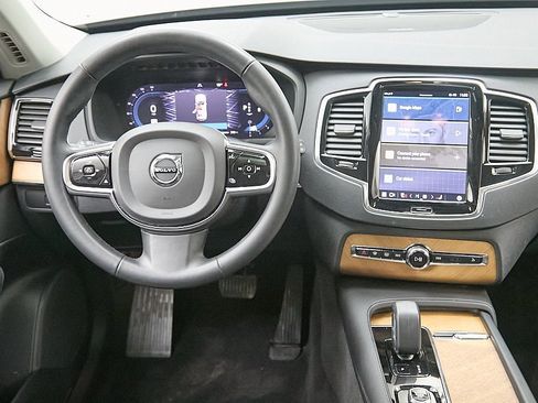 Used 2023 Volvo XC90 B6 Plus w/ Protection Package Premier image 25