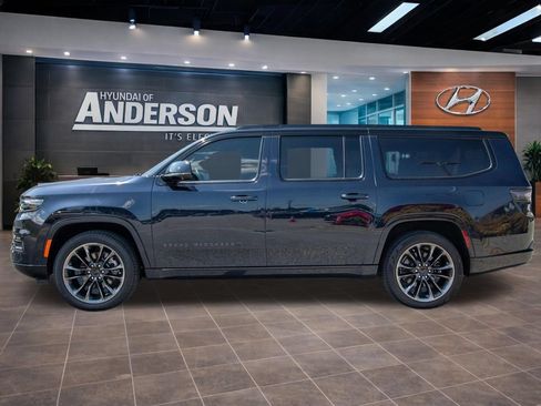 Used 2025 Jeep Grand Wagoneer L Series III w/ Rear Seat Video Group 1 AWD/4WD image 4