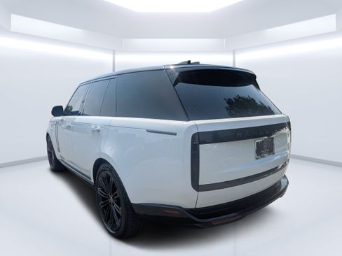 Used 2024 Land Rover Range Rover SE AWD/4WD image 5