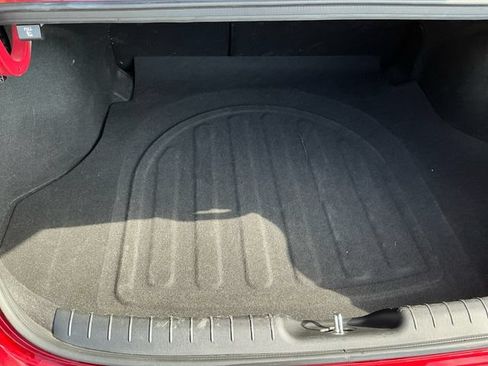 Used 2025 Hyundai Elantra Limited FWD image 17