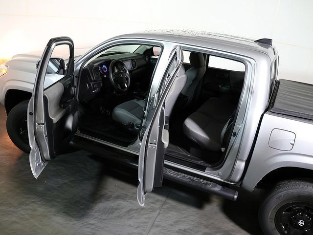 Used 2022 Toyota Tacoma SR AWD/4WD image 5