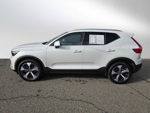 Used 2025 Volvo XC40 B5 Core w/ Protection Package Premier image 6