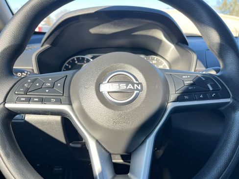 Used 2025 Nissan Altima 2.5 SV image 27