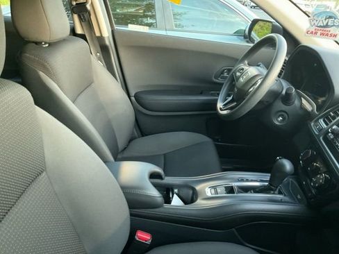 Used 2022 Honda HR-V LX image 4