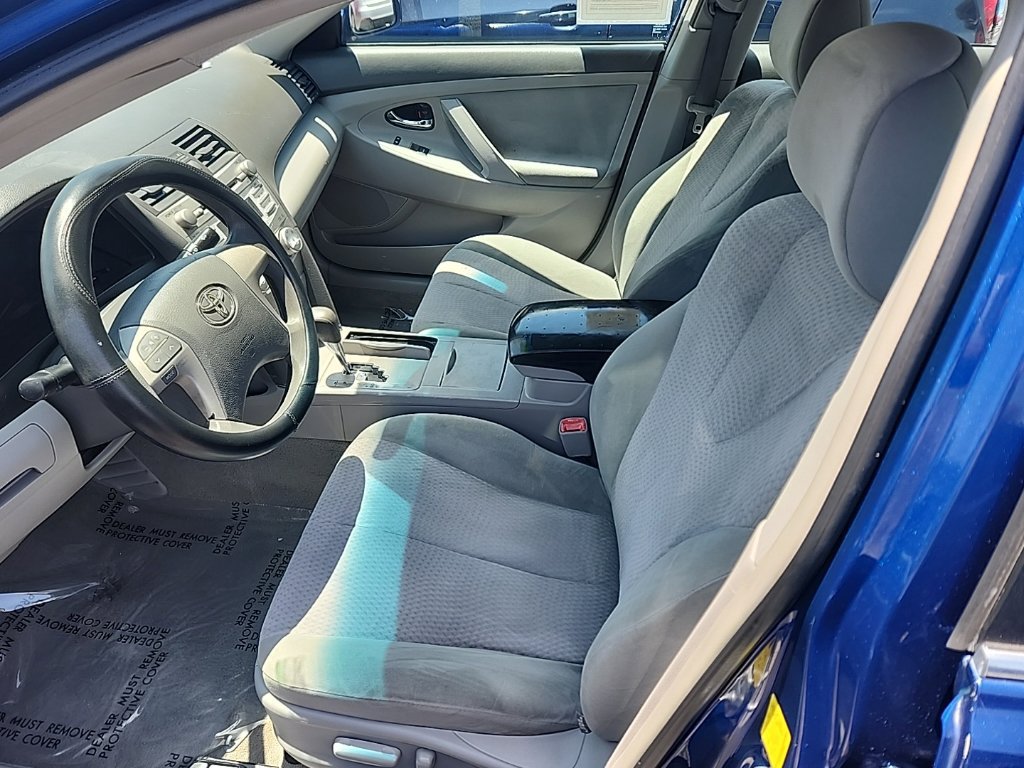 Used 2011 Toyota Camry LE FWD image 8