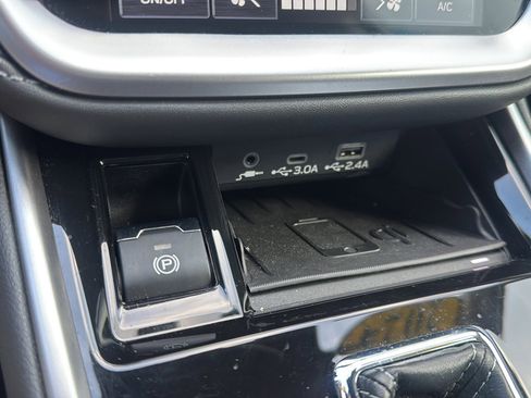 Certified 2024 Subaru Legacy Limited AWD/4WD image 37