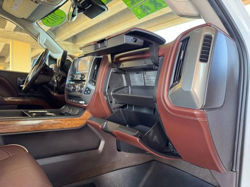 Used 2015 Chevrolet Silverado 2500 High Country w/ Duramax Plus Package image 28