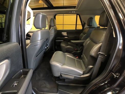 Used 2025 Ford Expedition Active AWD/4WD image 21