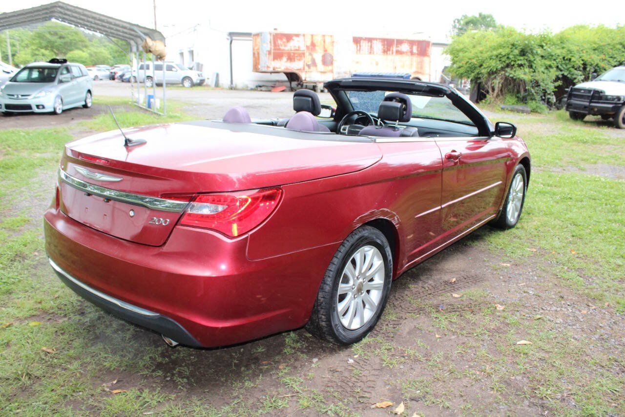 Used 2013 Chrysler 200 Touring FWD image 7