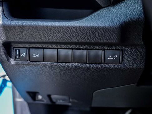 Used 2025 Toyota RAV4 XSE AWD/4WD image 18
