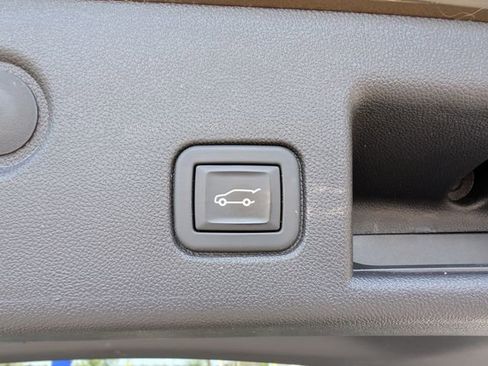 Used 2024 Chevrolet Equinox LT FWD image 20