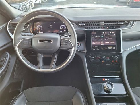 Certified 2023 Jeep Grand Cherokee Altitude image 7