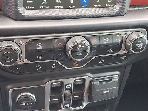 Used 2023 Jeep Wrangler Unlimited Rubicon image 17