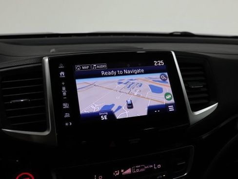 Used 2018 Honda Pilot Touring image 26