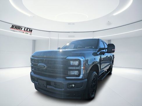 Used 2024 Ford F250 Lariat w/ Black Appearance Package image 5
