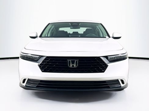 Used 2024 Honda Accord EX image 2