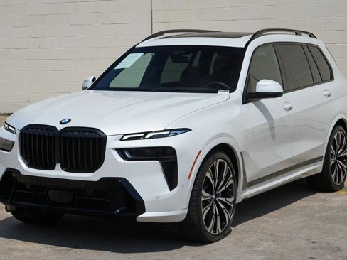 Used 2023 BMW X7 xDrive40i w/ Executive Package AWD/4WD image 60