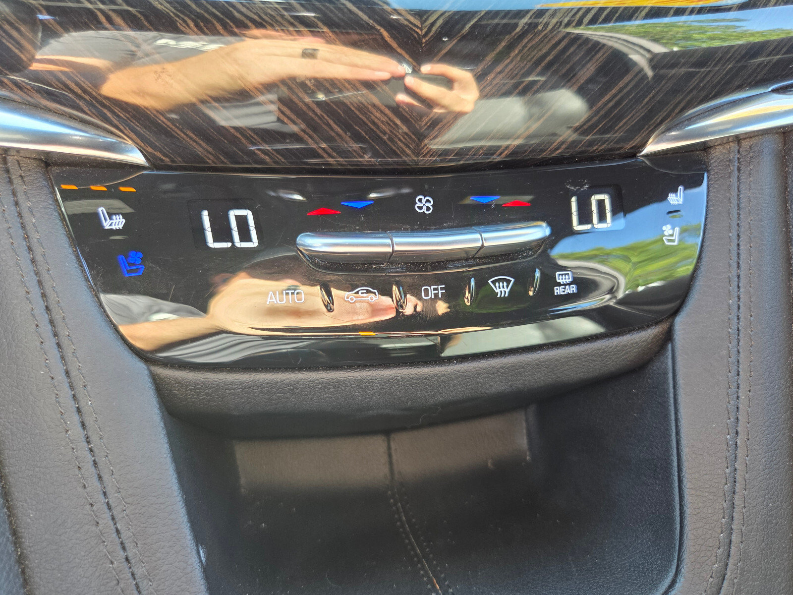 Used 2021 Cadillac XT6 Premium Luxury FWD image 30