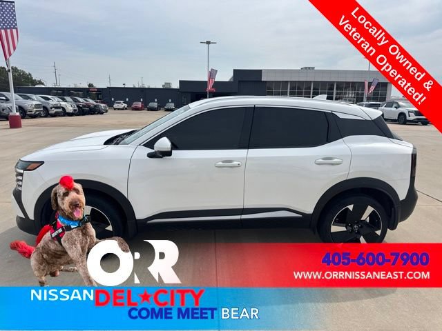Used 2025 Nissan Kicks SR FWD image 2