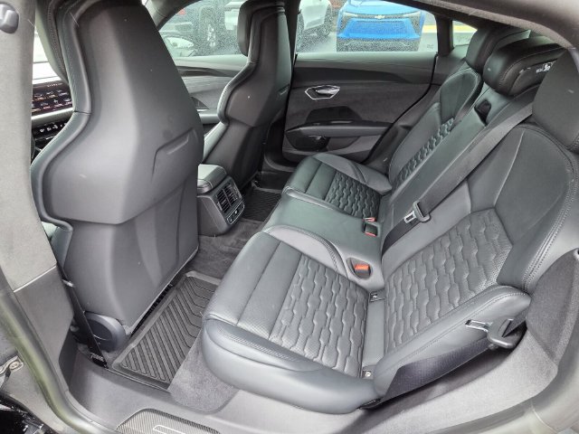Used 2023 Audi RS e-tron GT w/ Carbon Performance Package AWD/4WD image 10