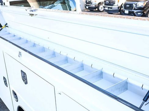 New 2026 Ford F250 XL w/ XL Chrome Package RWD image 17