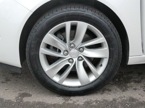 Used 2017 Buick Regal FWD image 15