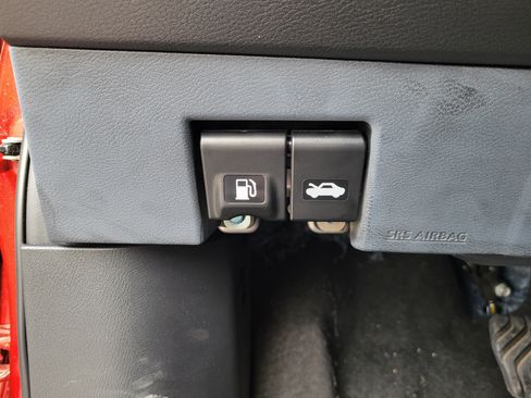 Used 2025 Nissan Versa SR w/ Electronics Package FWD image 26