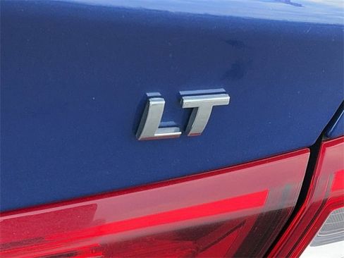 Used 2023 Chevrolet Malibu LT image 10