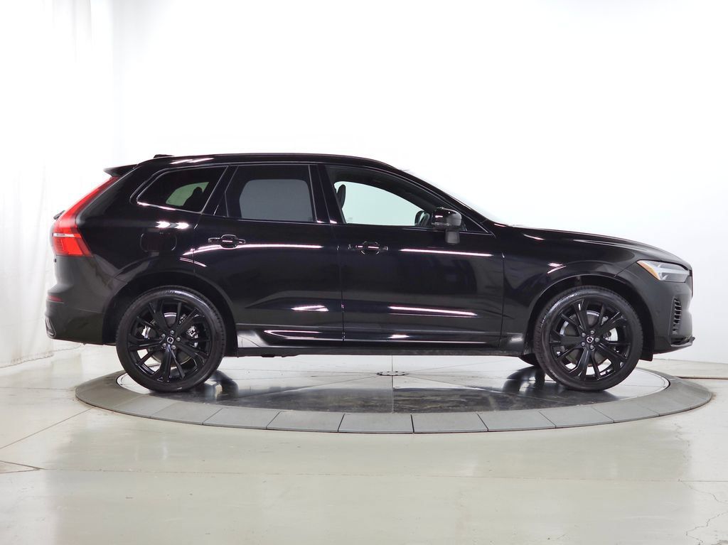 Used 2025 Volvo XC60 T8 Ultra w/ Protection Package Premier AWD/4WD image 10
