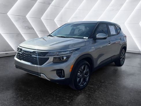 Used 2026 Kia Seltos LX image 3