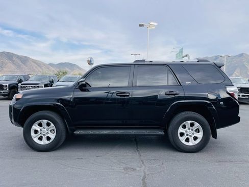 Used 2023 Toyota 4Runner SR5 Premium image 4