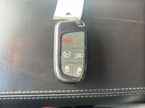 Used 2018 Jeep Grand Cherokee Limited image 25