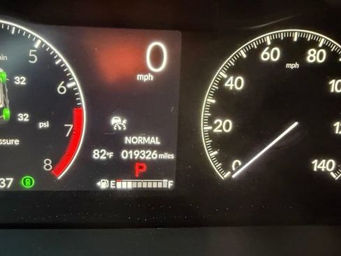 Used 2025 Honda Pilot EX-L image 10