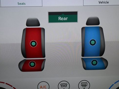 Used 2020 Land Rover Range Rover HSE image 18