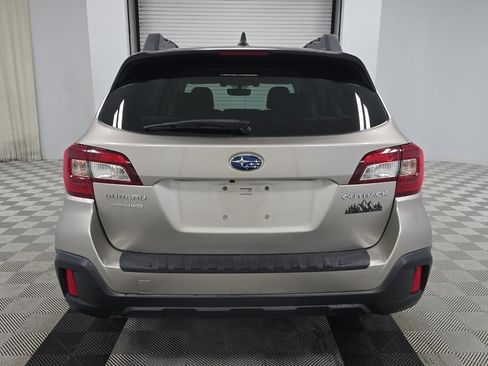 Used 2019 Subaru Outback 2.5i Premium image 4
