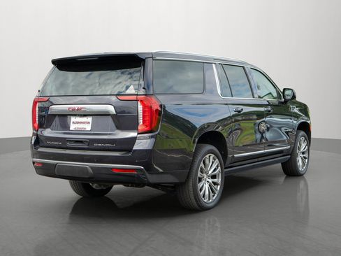 Used 2023 GMC Yukon XL Denali w/ Denali Reserve Package AWD/4WD image 7