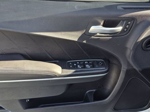 Used 2018 Dodge Charger R/T w/ Plus Group image 15