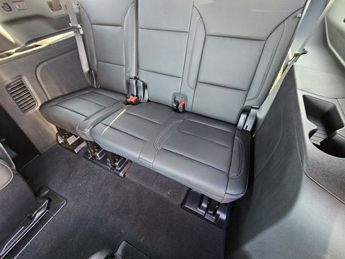 New 2026 Chevrolet Suburban High Country AWD/4WD image 21