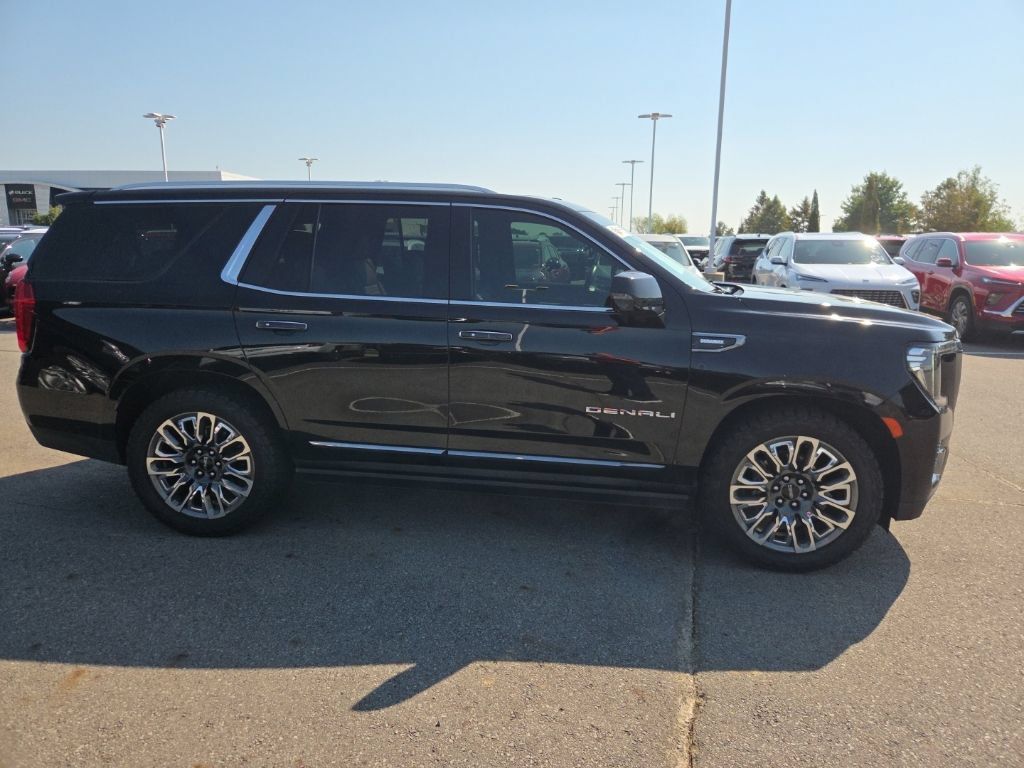 Used 2024 GMC Yukon Denali Ultimate AWD/4WD image 4