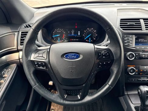 Used 2019 Ford Explorer XLT AWD/4WD image 23
