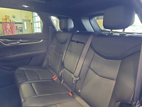 Used 2021 Cadillac XT5 Premium Luxury AWD/4WD image 17