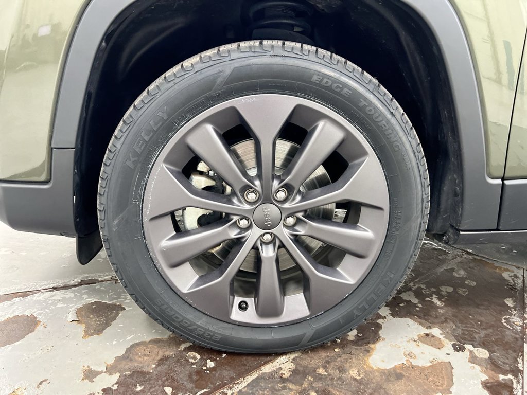 Used 2021 Jeep Cherokee Latitude Lux 80th Anniv w/ Quick Order Package 2YU 80th AWD/4WD image 27